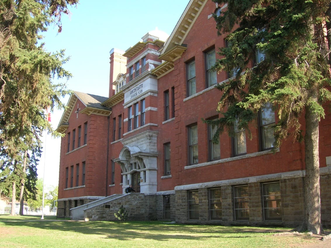 Essay on FREE CHARGE OF POST-SECONDARY EDUCATION IN CANADA